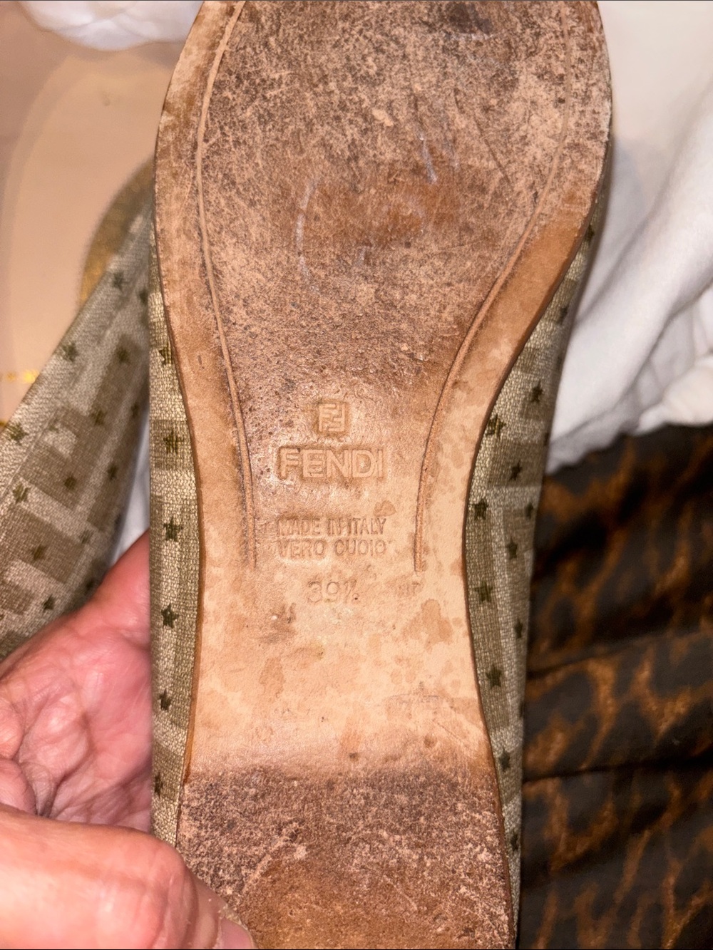 Fendi Beige Monogram Ballet Flats with Metallic Bow Charm size 39.5 - Picture 4 of 8